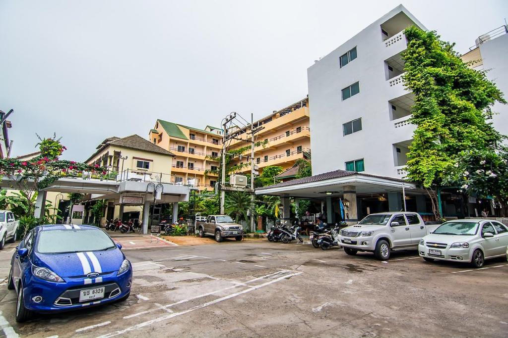 Sutus Court 2 Hotel Патая Екстериор снимка