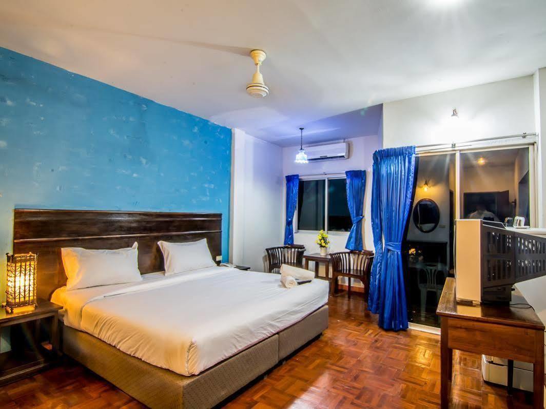 Sutus Court 2 Hotel Патая Екстериор снимка