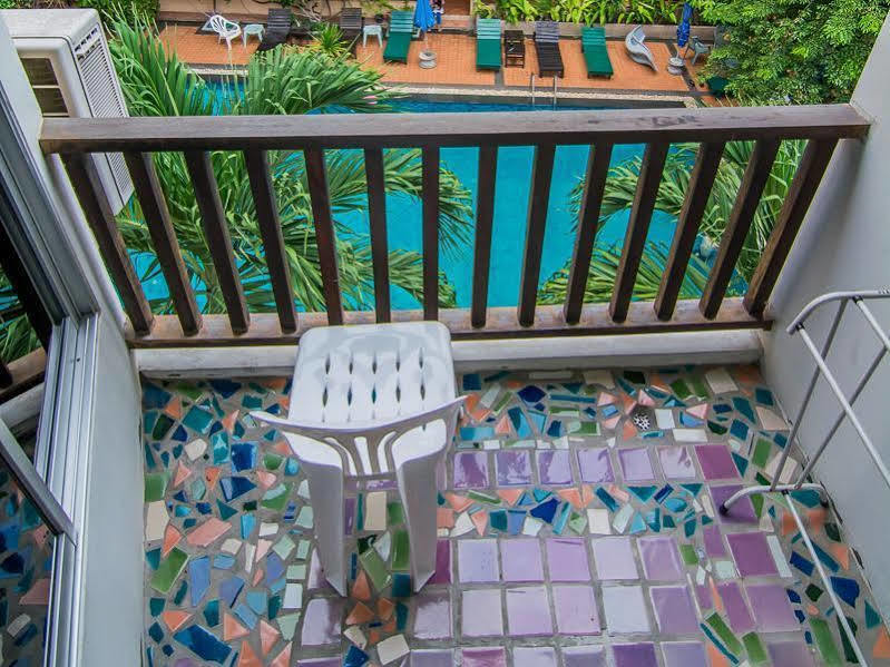 Sutus Court 2 Hotel Патая Екстериор снимка