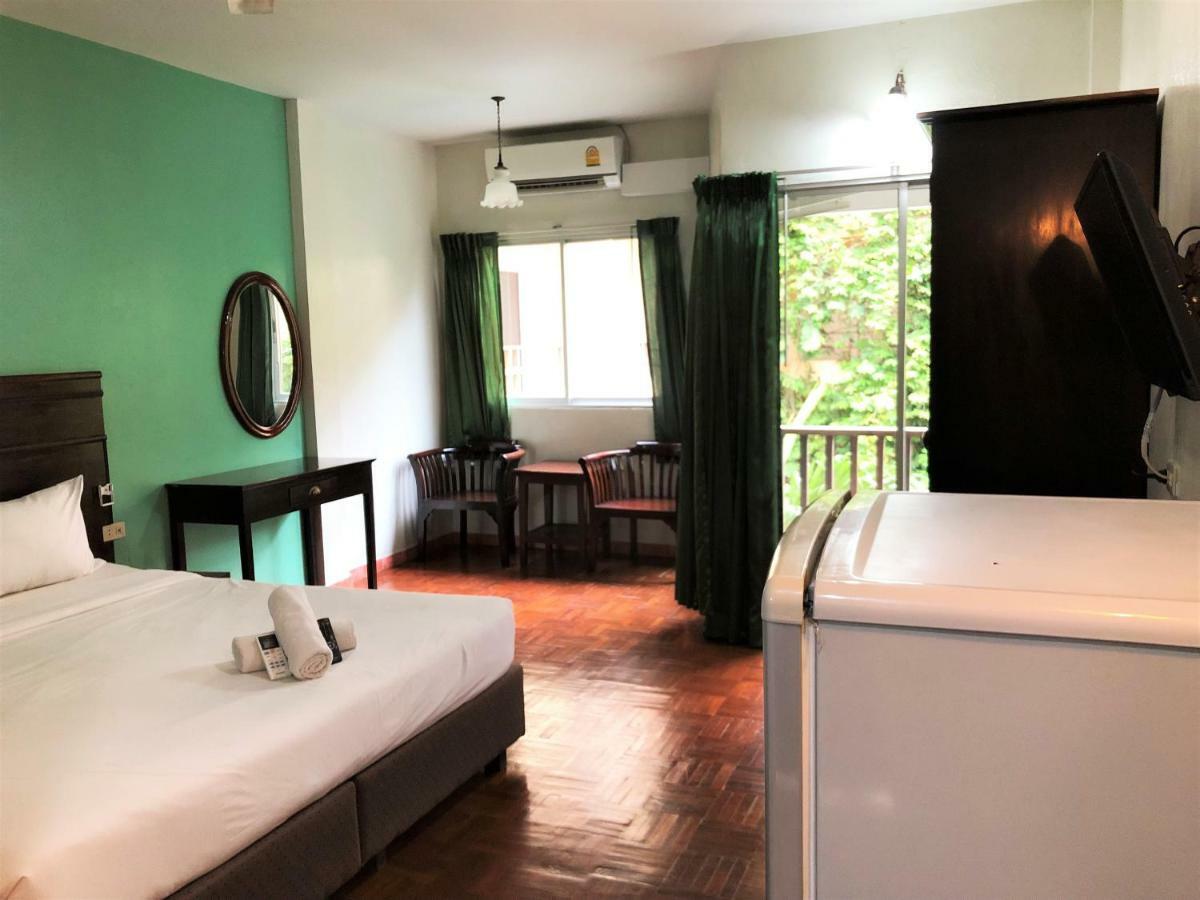 Sutus Court 2 Hotel Патая Екстериор снимка