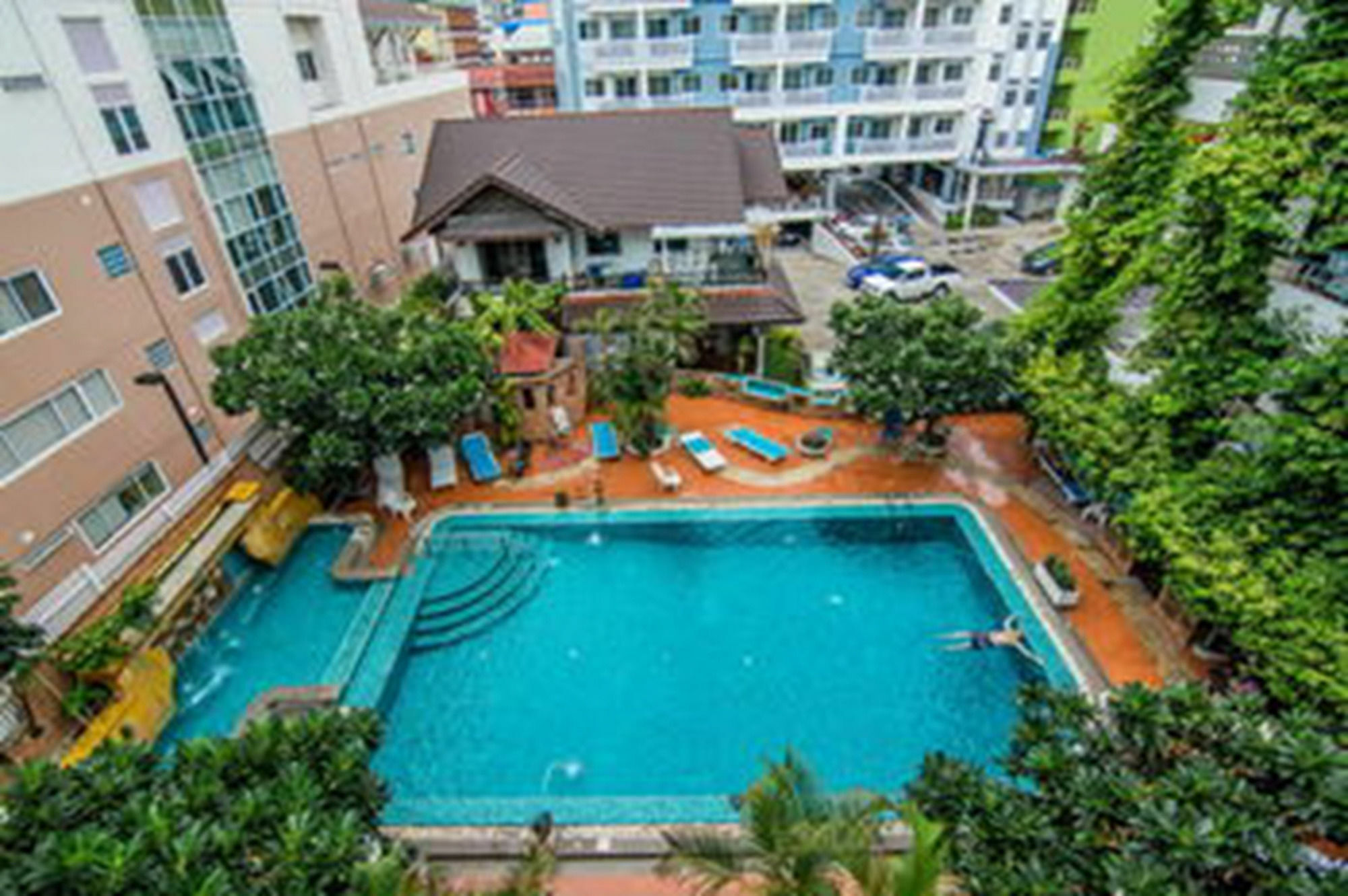 Sutus Court 2 Hotel Патая Екстериор снимка