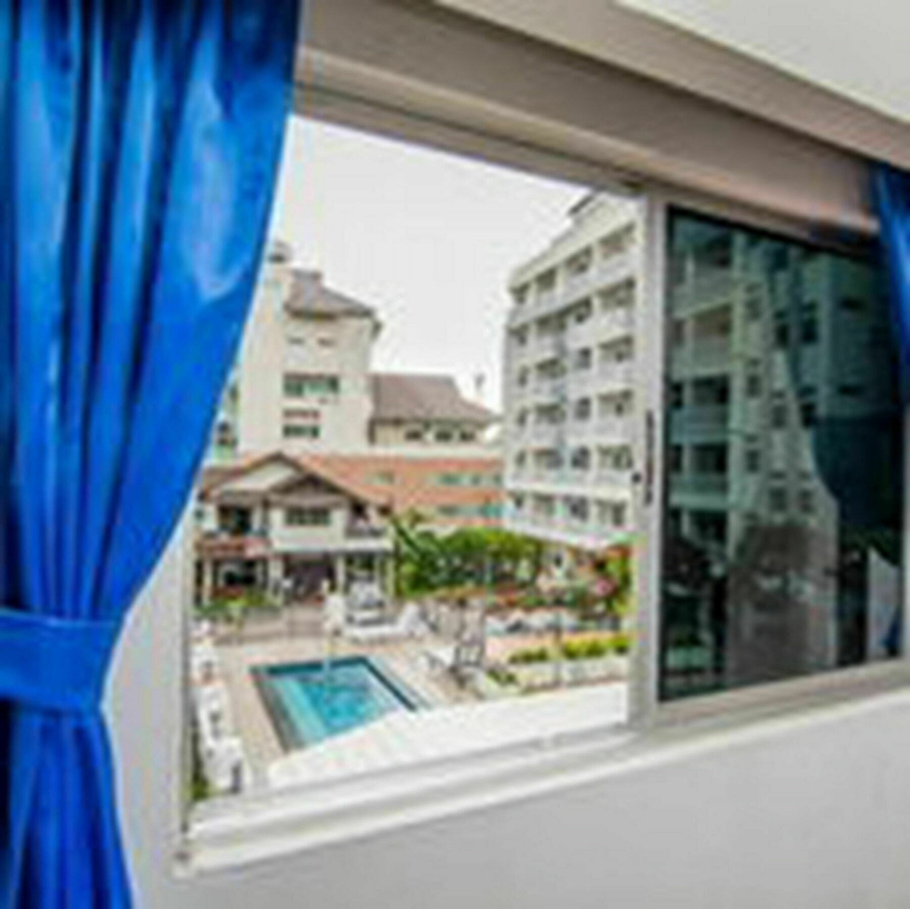 Sutus Court 2 Hotel Патая Екстериор снимка