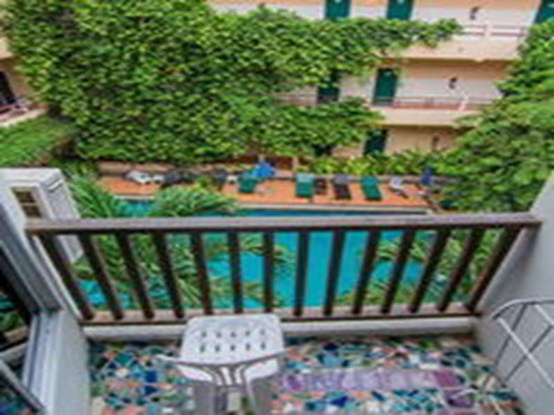 Sutus Court 2 Hotel Патая Екстериор снимка